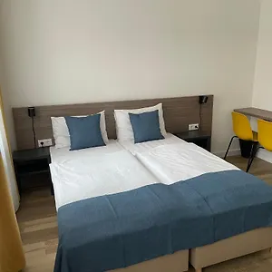 Res Βουδαπέστη